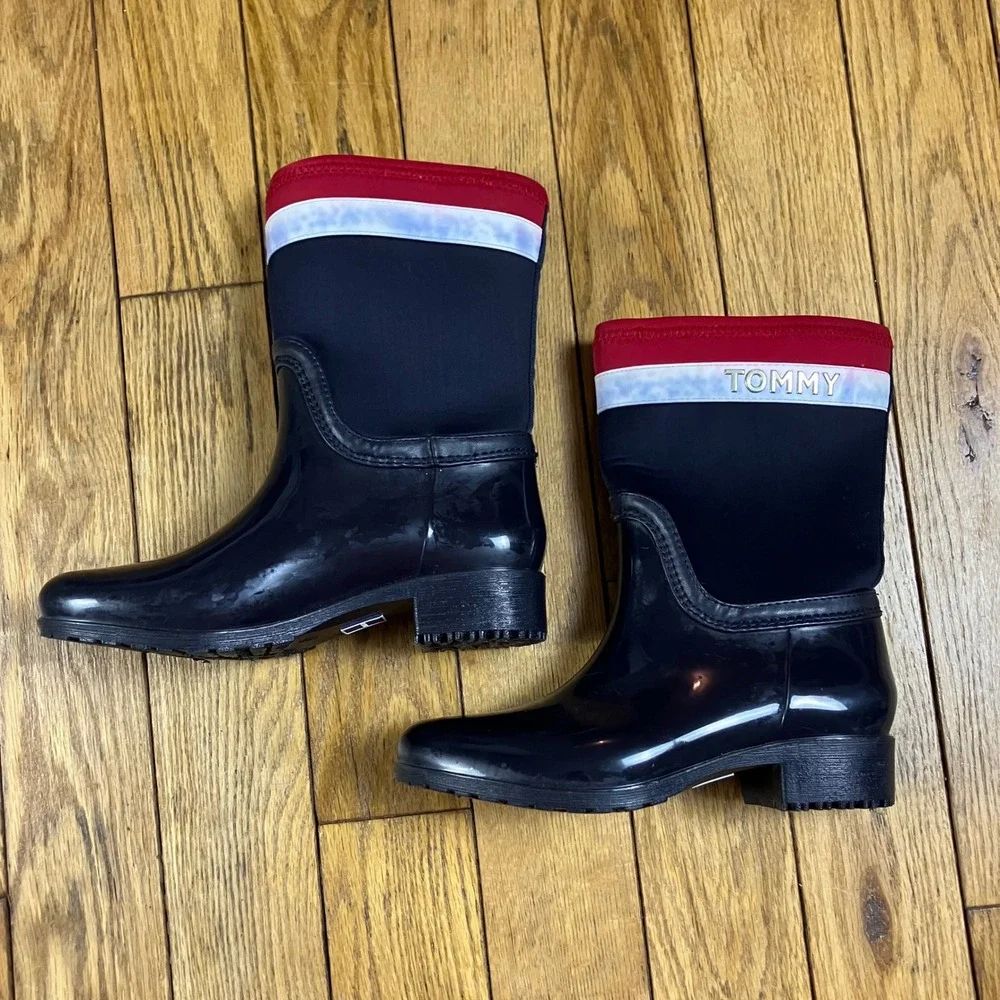 Tommy Hilfiger Womens Navy Blue Red‎ White Rubber Rain Boots Size 6 Lug Sole